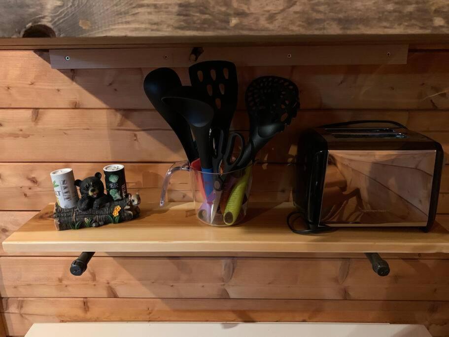 Honeybear Hideaway Cabin Хейуърд Екстериор снимка