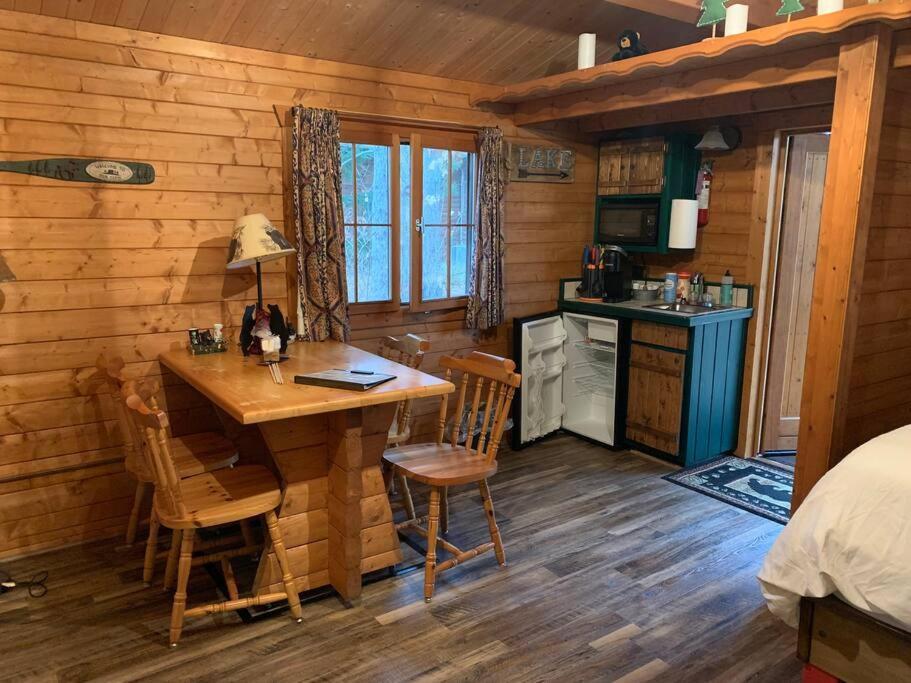 Honeybear Hideaway Cabin Хейуърд Екстериор снимка